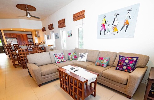 Antoneys Cay Condo | An Oasis in West End: Waterfront with Pool and Dock