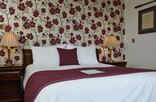 Beer Hotel | Anchor Inn by Greene King Inns