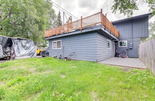 Rogers Park Apartment | Anchorage Home ~ 7 Mi to Chugach State Park!