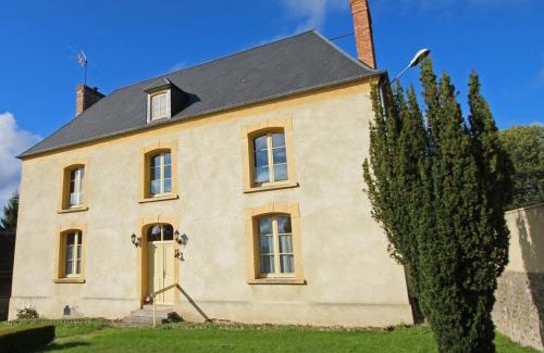 La Gonfriere House | Ancien Presbytère Rénové au Calme avec Jardin, 4 Chambres - FR-1-497-78
