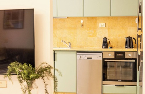 Jaffa Apartment | Andromeda's Charm by Sea N' Rent