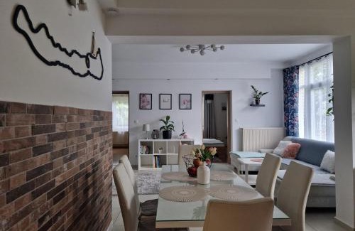 Balatonbereny Apartment | Angéla Ház