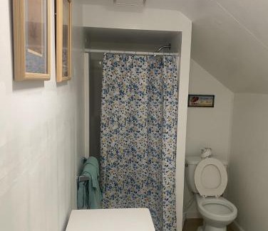 Northeast Virginia Beach Hotel | Angie's Guest Cottage