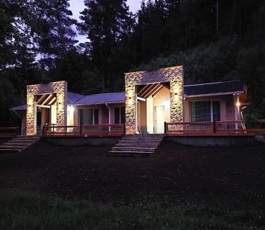 Lago Puelo House | ANIDO Cabañas y Monoambientes
