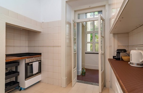 Penha de Franca Apartment | Anjos' City Escape by LovelyStay
