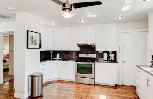 Murray House | Anna's Alley Cute top floor 3 BD/House Heart of SLC