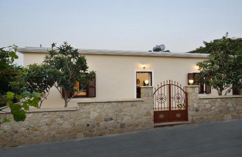 Kissamos House | Anna 's House - Garden Cottage in Kissamos