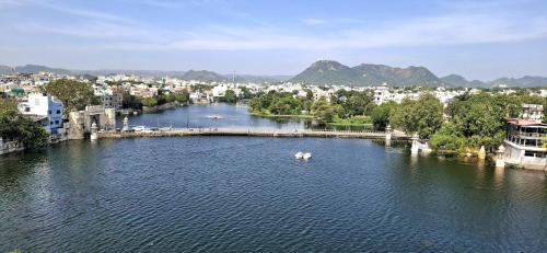 Lake Swaroop Sagar House | Antariksh