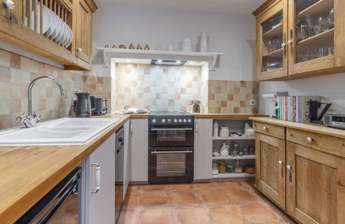 Chedworth Cottage | Antelope Cottage - Northleach, Cotswolds - near pubs