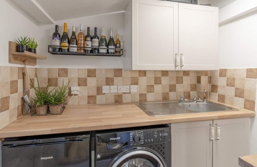 Chedworth Cottage | Antelope Cottage - Northleach, Cotswolds - near pubs
