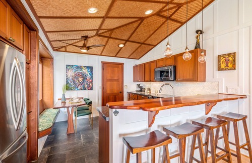 Kahaluu-Keauhou House | Aolani Coffee Cottage w/ Ocean Views & AC!