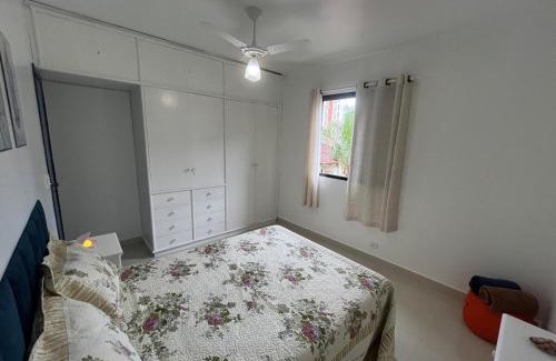 Vila Julia Apartment | Ap 700m Praia Enseada-TV Smart, Garagem-Elevador