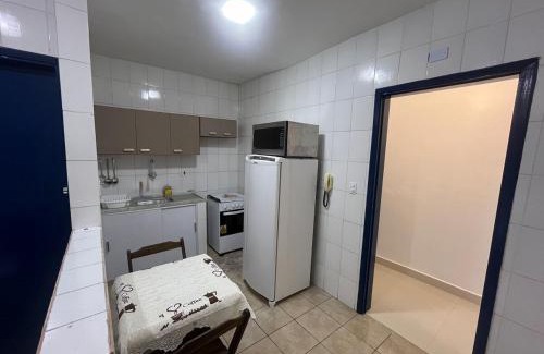 Vila Julia Apartment | Ap 700m Praia Enseada-TV Smart, Garagem-Elevador