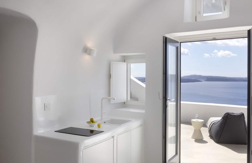 Oia Villa | Apanema Cavehouses by Otium Villas