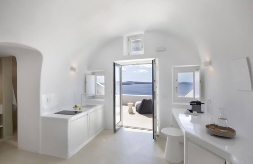 Oia Villa | Apanema Cavehouses by Otium Villas