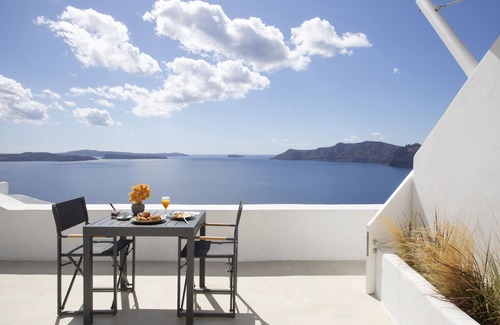 Oia Villa | Apanema Cavehouses by Otium Villas