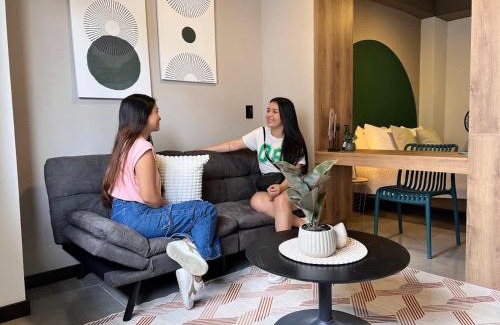 Villa Hermosa Apartment | Aparta estudios primer piso con escritorio