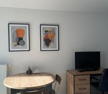 Srodmiescie Apartment | Apartament Browary Wrocławskie Prywatny Parking Siłownia