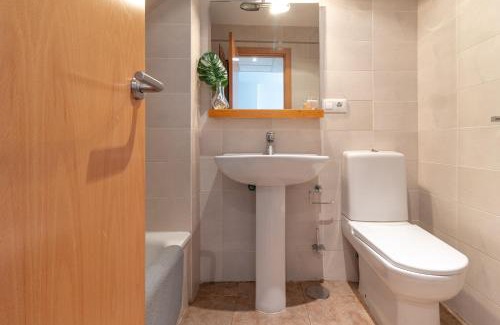 Punta Umbria Apartment | Apartamento 303 junto a la playa piscina y parking