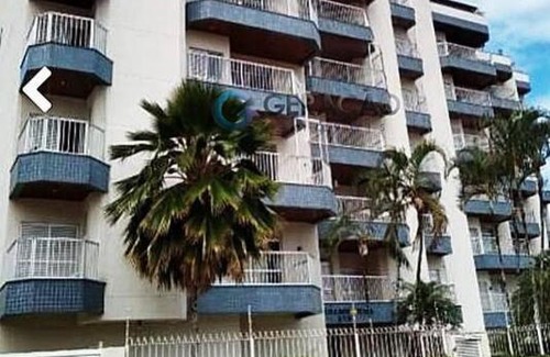 Martim de Sa Apartment | Apartamento a 300m da Martim de Sá bem acolhedor e espaçoso..