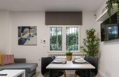 Legazpi Apartment | Apartamento Bronce by Clabao
