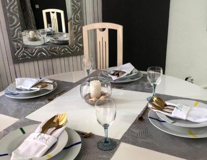 Rincon de Loix Apartment | Apartamento California en Benidorm, 1 min playa levante, Wi-Fi, AC y parking