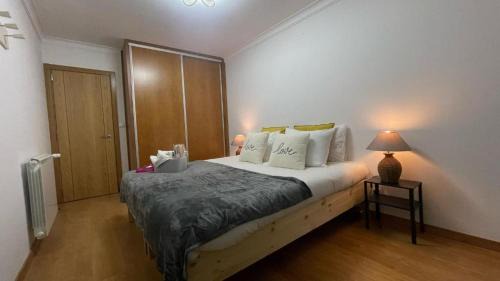 Palhais Apartment | Apartamento completo com 3 quartos ate 6 pessoas