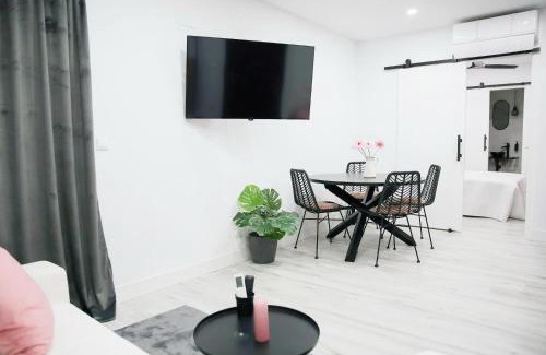 San Francisco-Ribera Apartment | Apartamento Deluxe Lineros 34 con parking a 150 mts