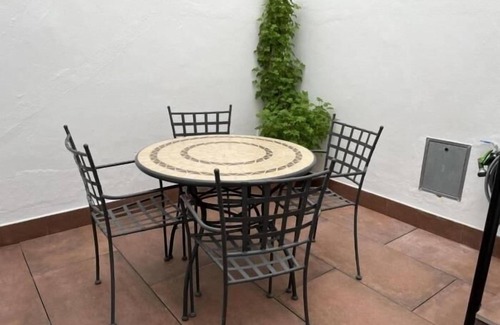 San Miguel-Capuchinos Apartment | Apartamento El Patio de Alfonso XIII