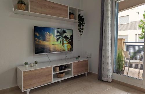 Los Alcazares Apartment | Apartamento Las Palmeras - Con Terraza, barbacoa, aire acondicionado y a 250m de la playa!