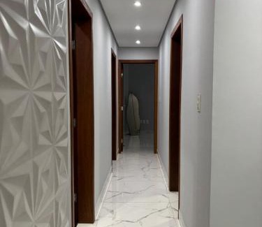 Joao Monlevade Apartment | Apartamento novinho e central - 2 ou 3 quartos, 2 banheiros, elevador e estacionamento