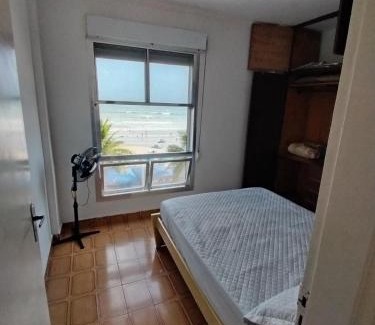 Mongagua Apartment | Apartamento pé na Areia com Garagem no Centro