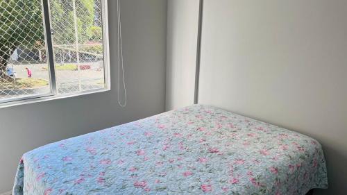 Pioneiros Apartment | Apartamento para casais próximo à roda gigante com uma vaga de garagem