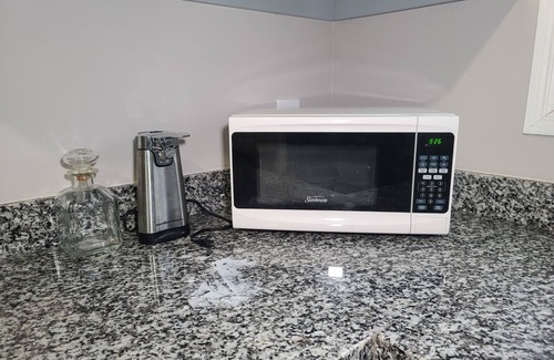 Roatan Apartment | Apartamento + SUV Incluida, a 2 Minutos de la Playa!