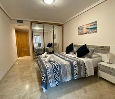Torrequebrada Apartment | Apartamento Torrequebrada