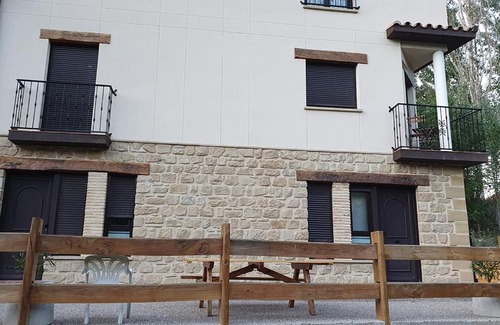 Cuzcurrita de Rio Tiron Apartment | Apartamentos Virgen de Tironcillo 3