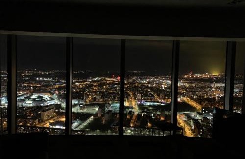 Krzyki Apartment | Apartamenty Sky Tower z Jakuzzi Przy Oknie