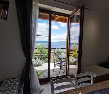 Frymburk Apartment | Apartmán s terasou a výhledem na jezero Lipno