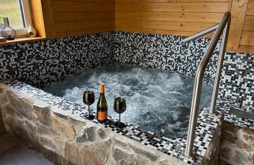 Nova Paka House | Apartmány s privátním wellness v Podkrkonoší