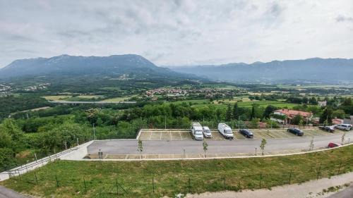 Ajdovscina House | Apartma in soba Vipavski Križ