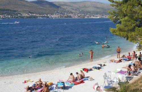 Okrug Donji Apartment | Apartman Mirjana with terrace and free parking
