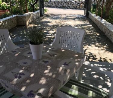 Okrug Donji Apartment | Apartman Mirjana with terrace and free parking