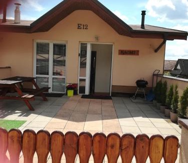 Velky Slavkov Apartment | Apartman NAOMI E12