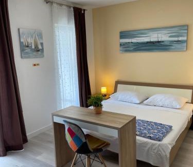 Split House | Apartmans and Rooms Madunic I