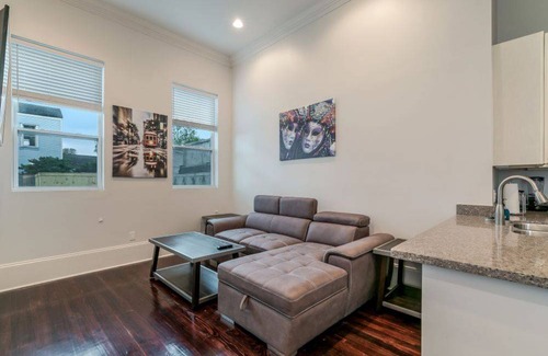 Faubourg Lafayette Condo | Apartment ∙ 2 bedrooms ∙ 4 guests
