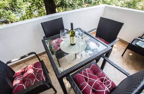 Ulcinj Apartment | Apartment 1,yellow,for 4 People,500 Meter from the "Grate Beach",Breakfast incl.