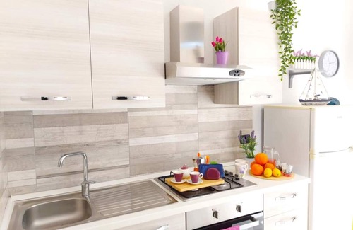 Marina di Ragusa Apartment | Apartment 'Appartamento Nensi' with Balcony and Air Conditioning