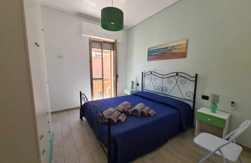 Marina di Ragusa Apartment | Apartment 'Appartamento Nensi' with Balcony and Air Conditioning