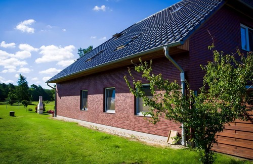 Fuhlendorf Apartment | Apartment 'Bella' with Shared Garden and Wi-Fi