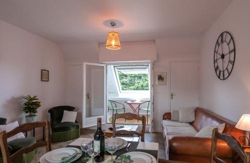 Tregunc Apartment | Apartment Belle Vue Mer by Interhome